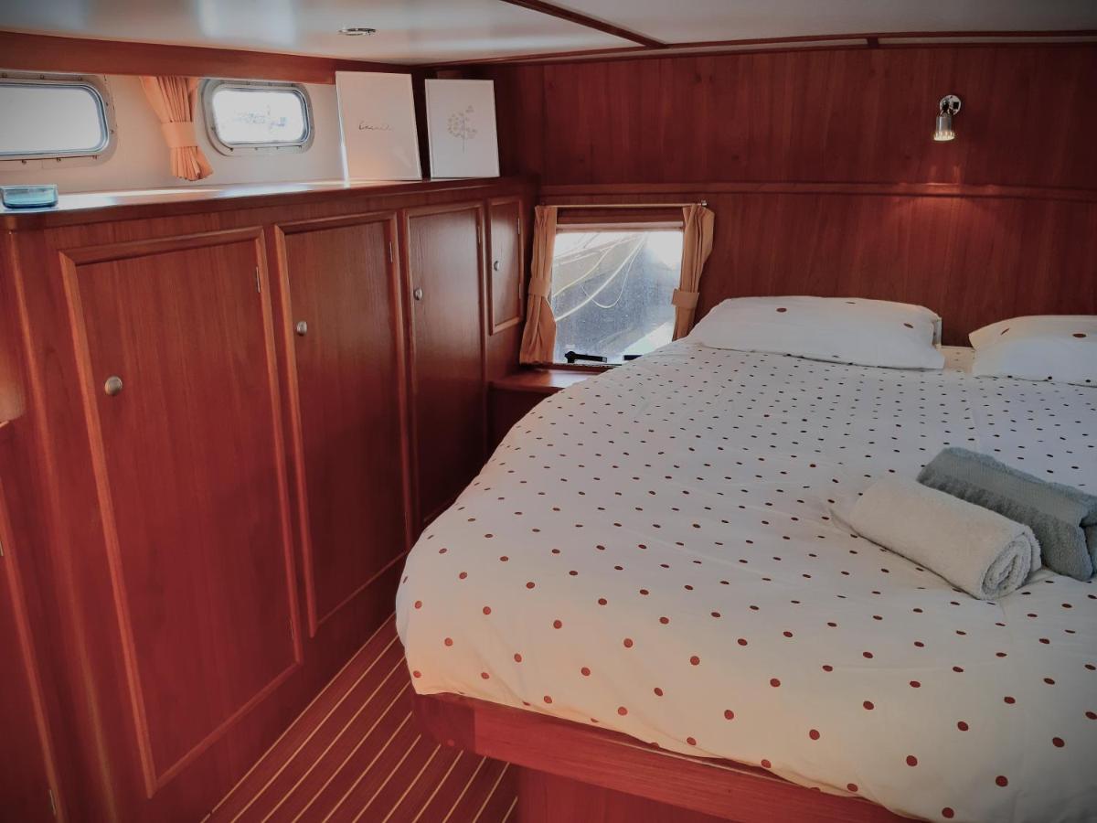 Motor Yacht Amazone Hotel Amsterdam Eksteriør billede